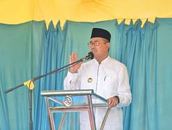 Gubernur Riau Serahkan Bankeu Khusus Kepada Desa di Siak
