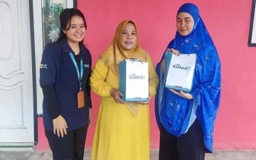 Jelang Idul Fitri, PLN Icon Plus Kunjungi Pelanggan Setia Iconnet di Pekanbaru